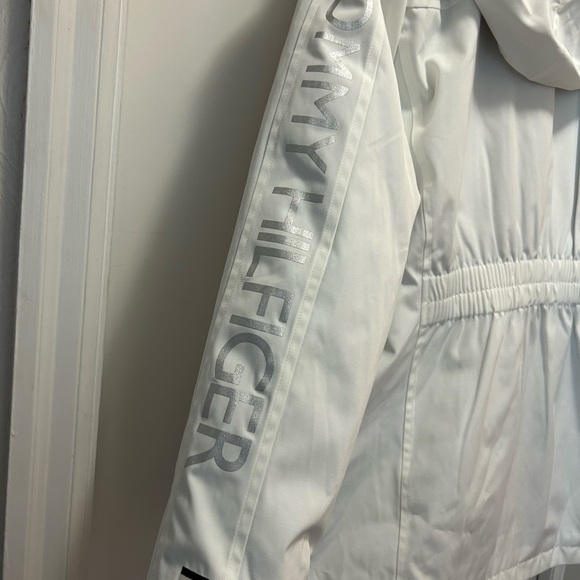Tommy Hilfiger white and navy 3 in 1 jacket NWT size M - Picture 7 of 7